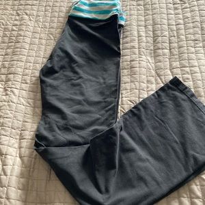 Women’s aerie slim gym boot cut yoga pants- M